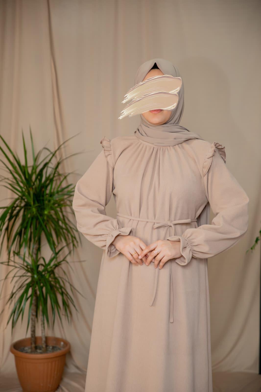 Bej Omuzdan Fırfırlı Elbise 5128