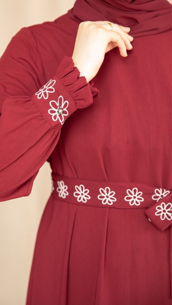 Bordo Manşet ve Kemeri Nakışlı Elbise 5136