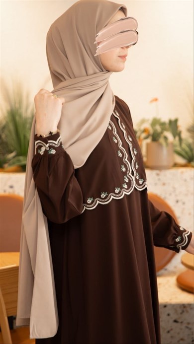 Acı Kahve Ön Aller ve Nakışlı Elbise 5134