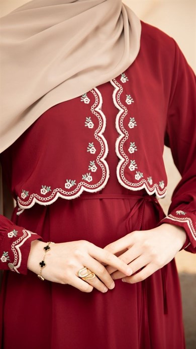 Bordo Ön Aller ve Nakışlı Elbise 5134
