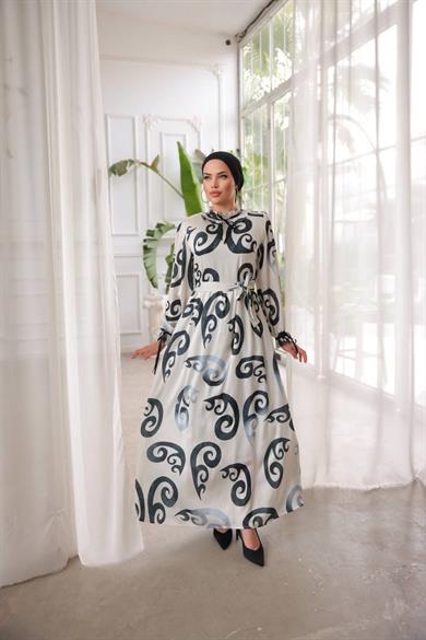 Siyah Saten Kumaş Lale Desenli Uzun Tesettür Elbise Fdl1856