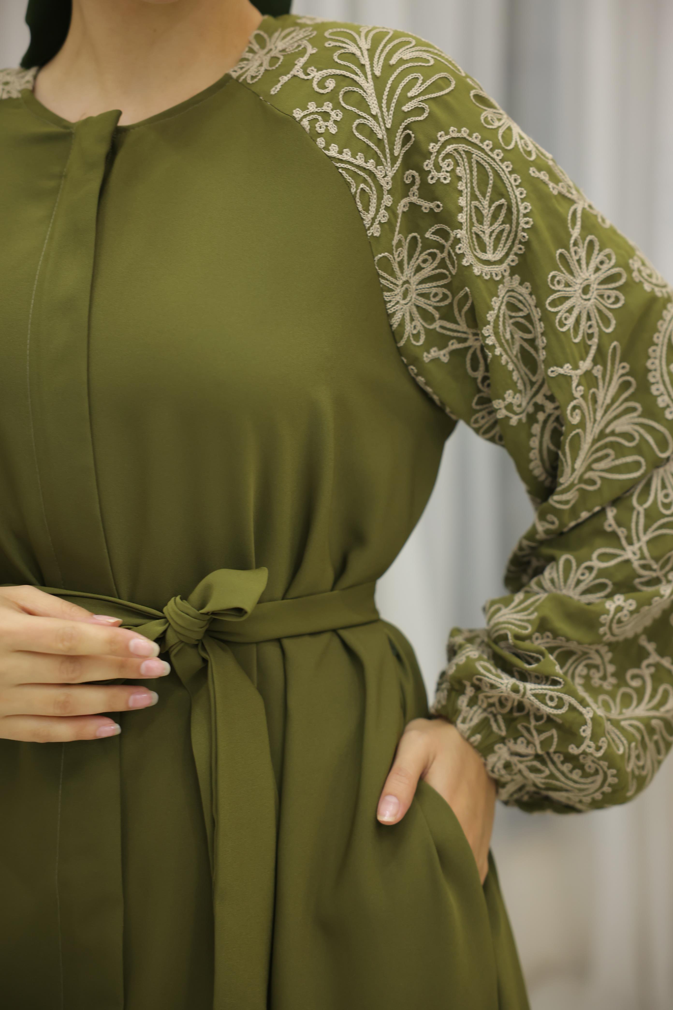 Haki-Bej Papatya Süzene Nakışlı Reglan Kol Ferace 5051