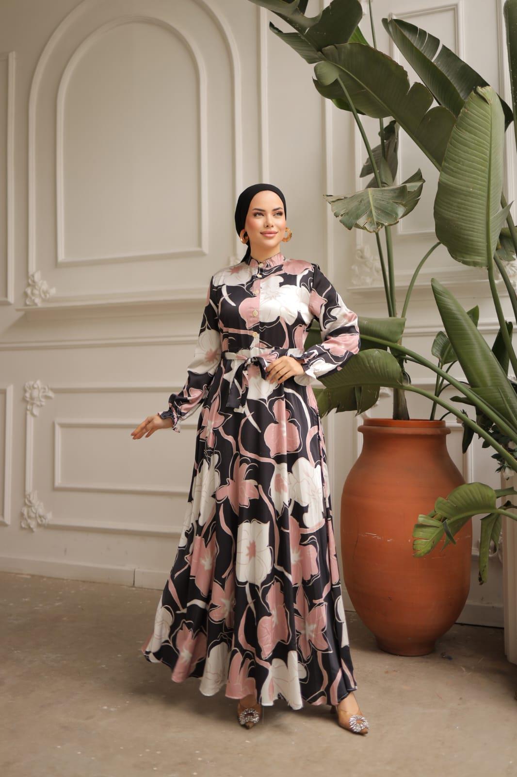 Siyah-Pembe Çiçek Desenli Uzun Tesettür Elbise Fdl1565