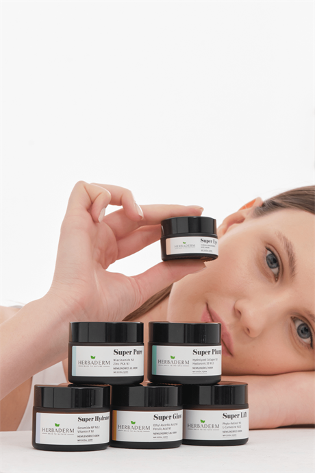 Herbaderm Yağlanmayı Azaltıcı Gözenek Sıkılaştırıcı, Sivilce ve Leke Oluşumuna Karşı Nemlendirici Jel Krem SUPER PURE Niacinamide %5+ Zinc PCA %1  %83 Doğal İçerik