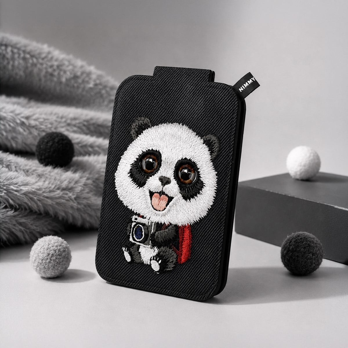 MagSafe Kartlık Stand | 3D Nakışlı Takip Eden Göz Detayı - Siyah Panda - Big Eyes