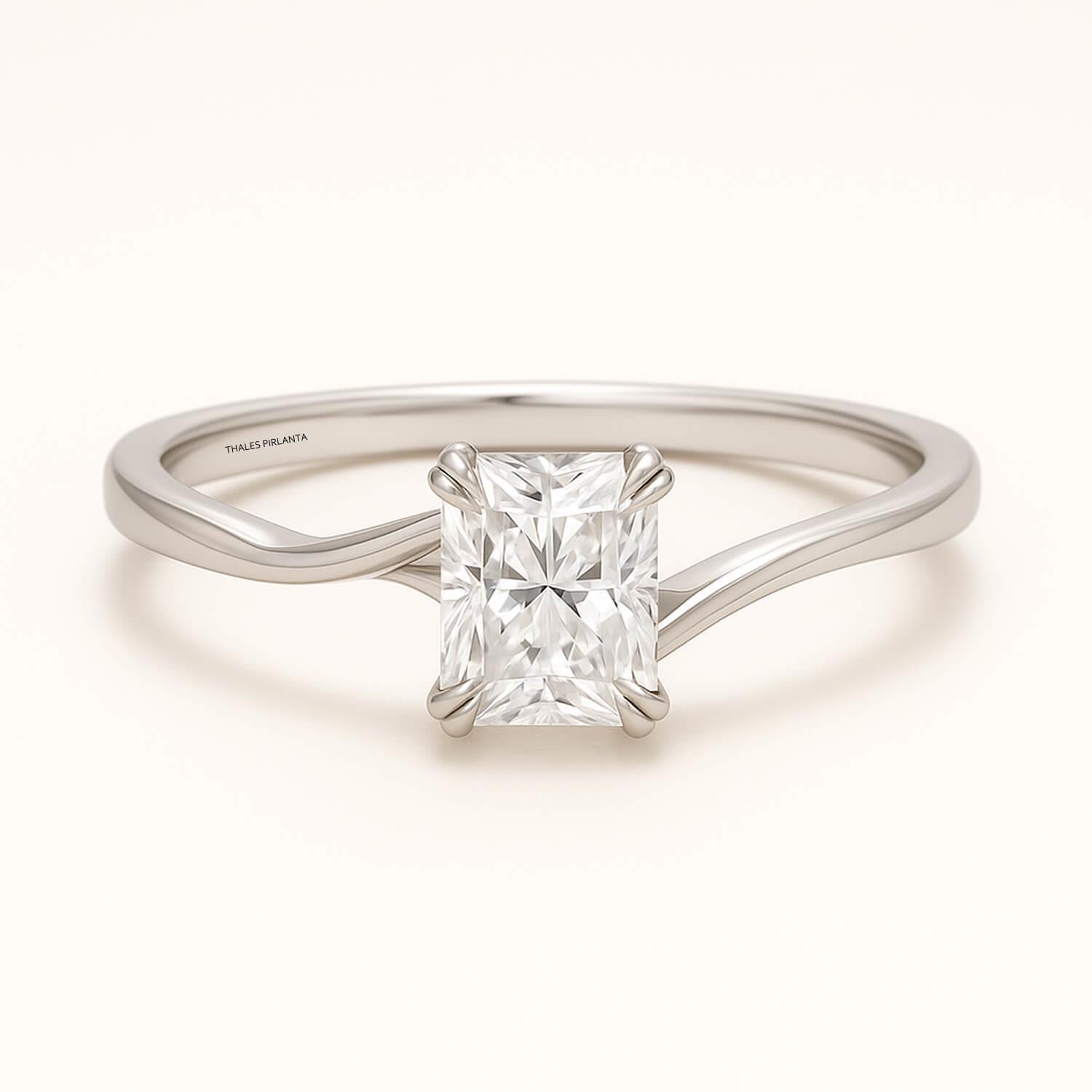 0.70 Karat F SI1 GIA Radiant Kesimli Tektaş Pırlanta Yüzük