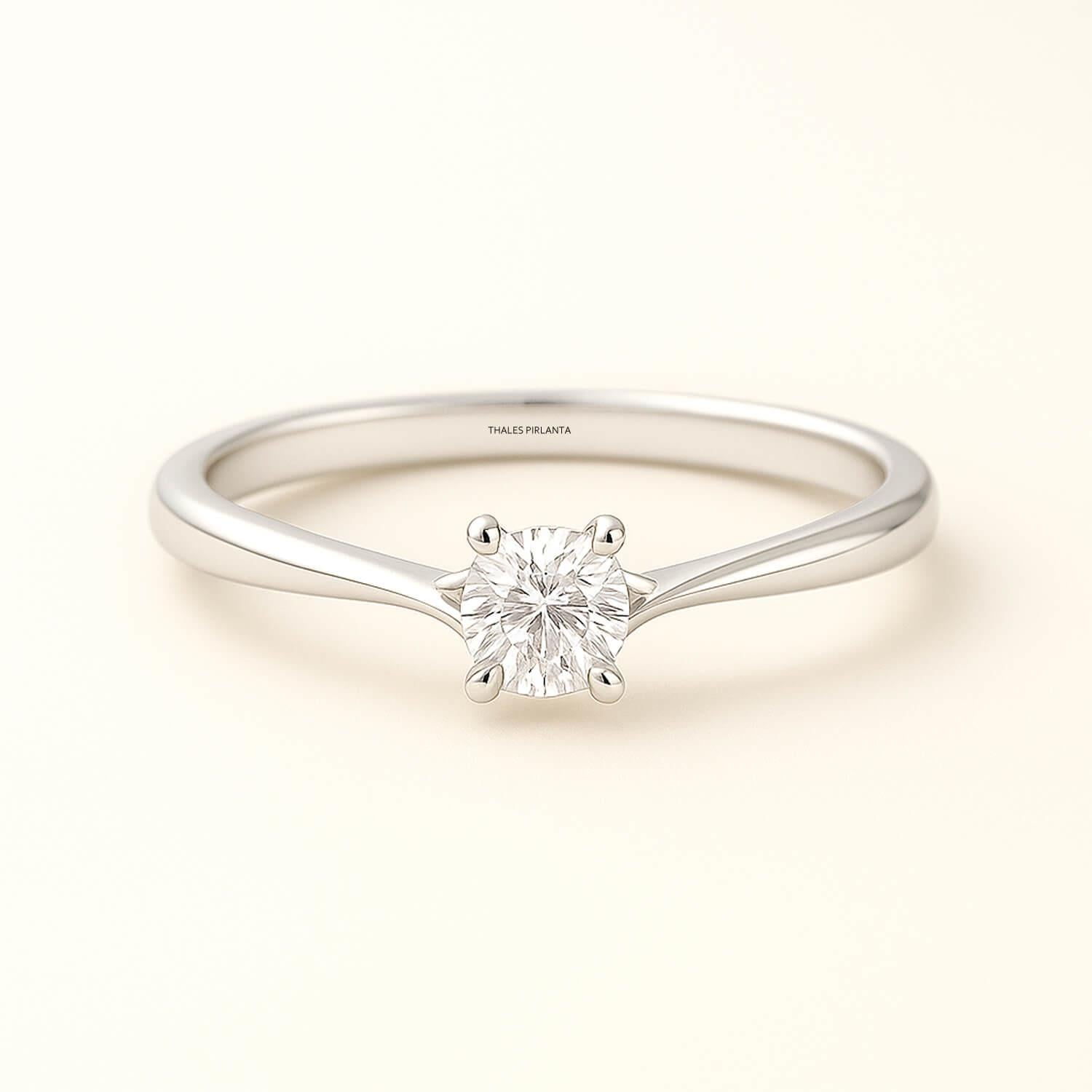 0.30 Karat F Renk Tektaş Pırlanta Yüzük