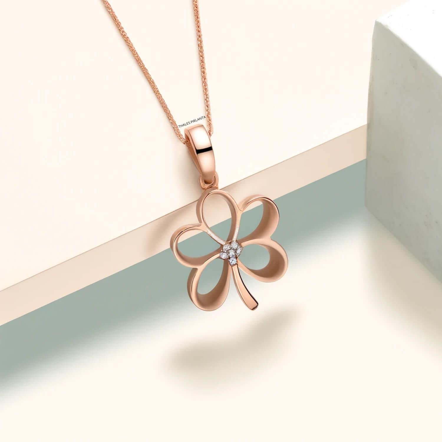 Pırlantalı FoliCharm Yaprak Kolye Modeli