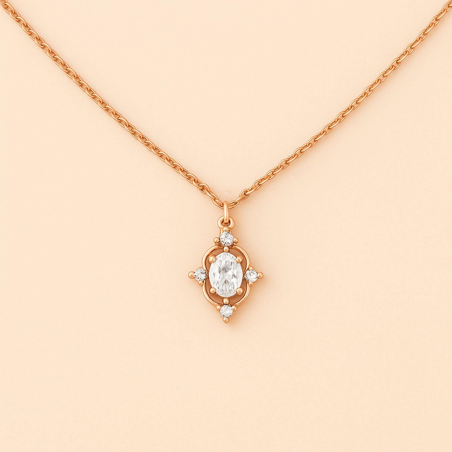 0.60 Karat Oval Pırlantalı Tasarım Kolye