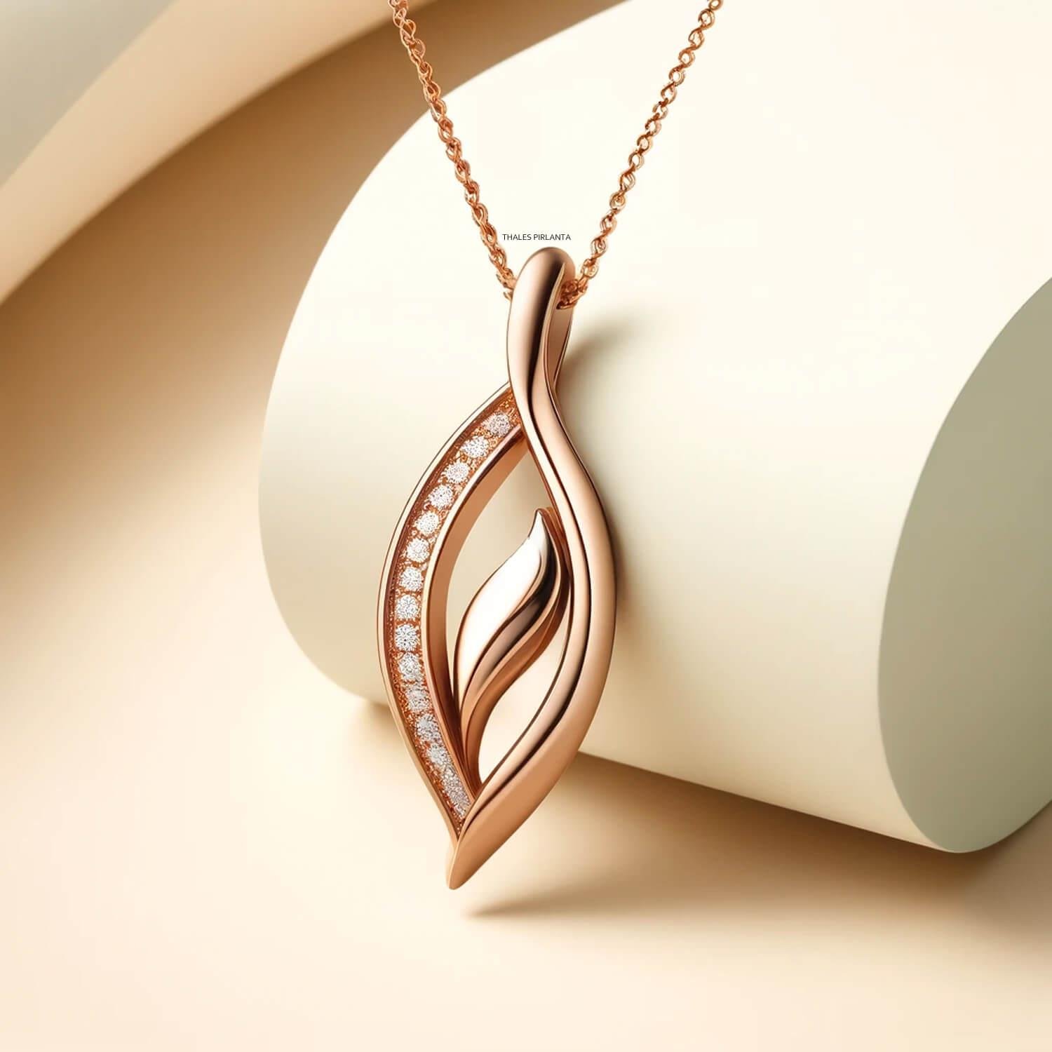 0,08 Karat Özel Tasarım Pırlantalı Kolye