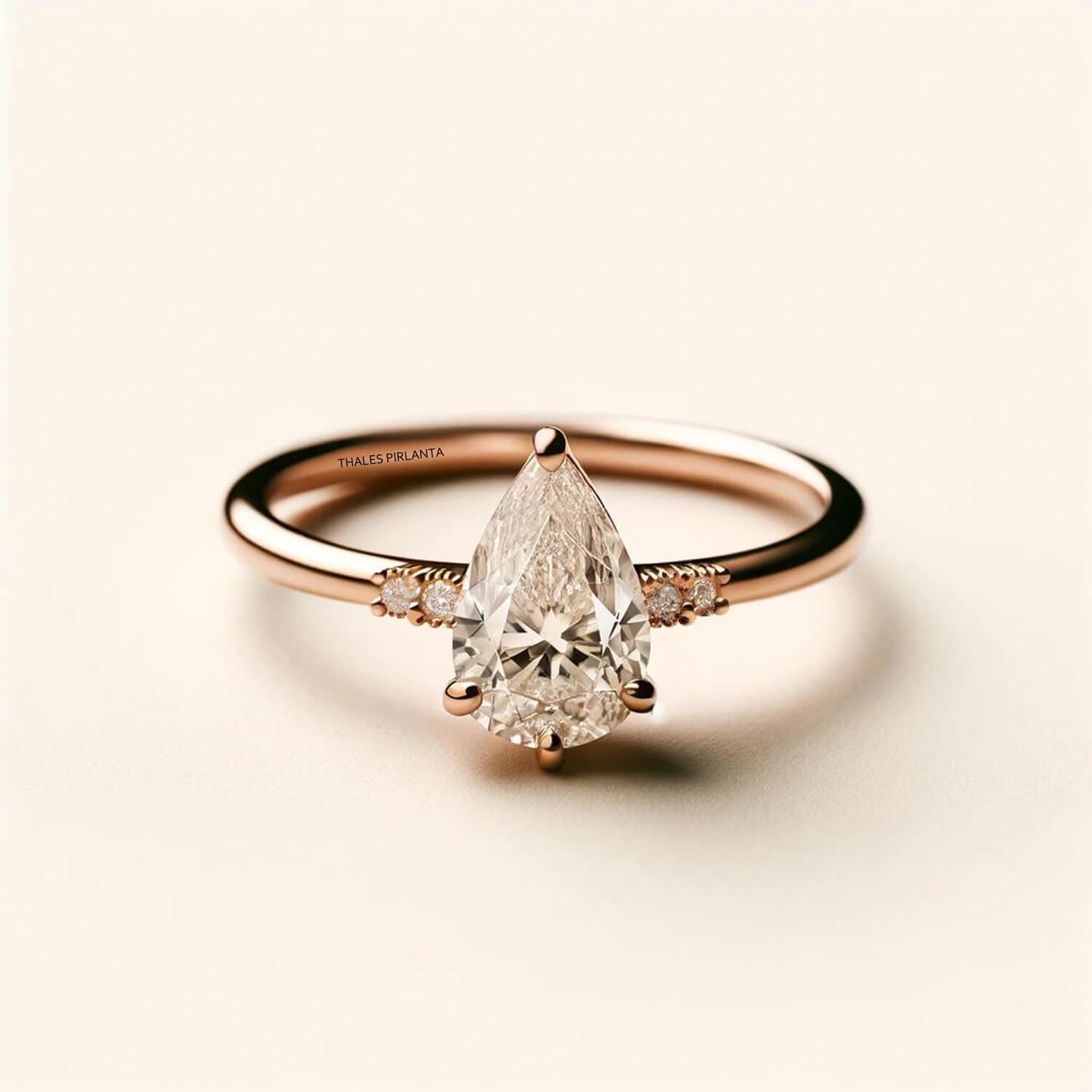 0,74 Karat Su Damlası Evlilik Teklifi Yüzükleri