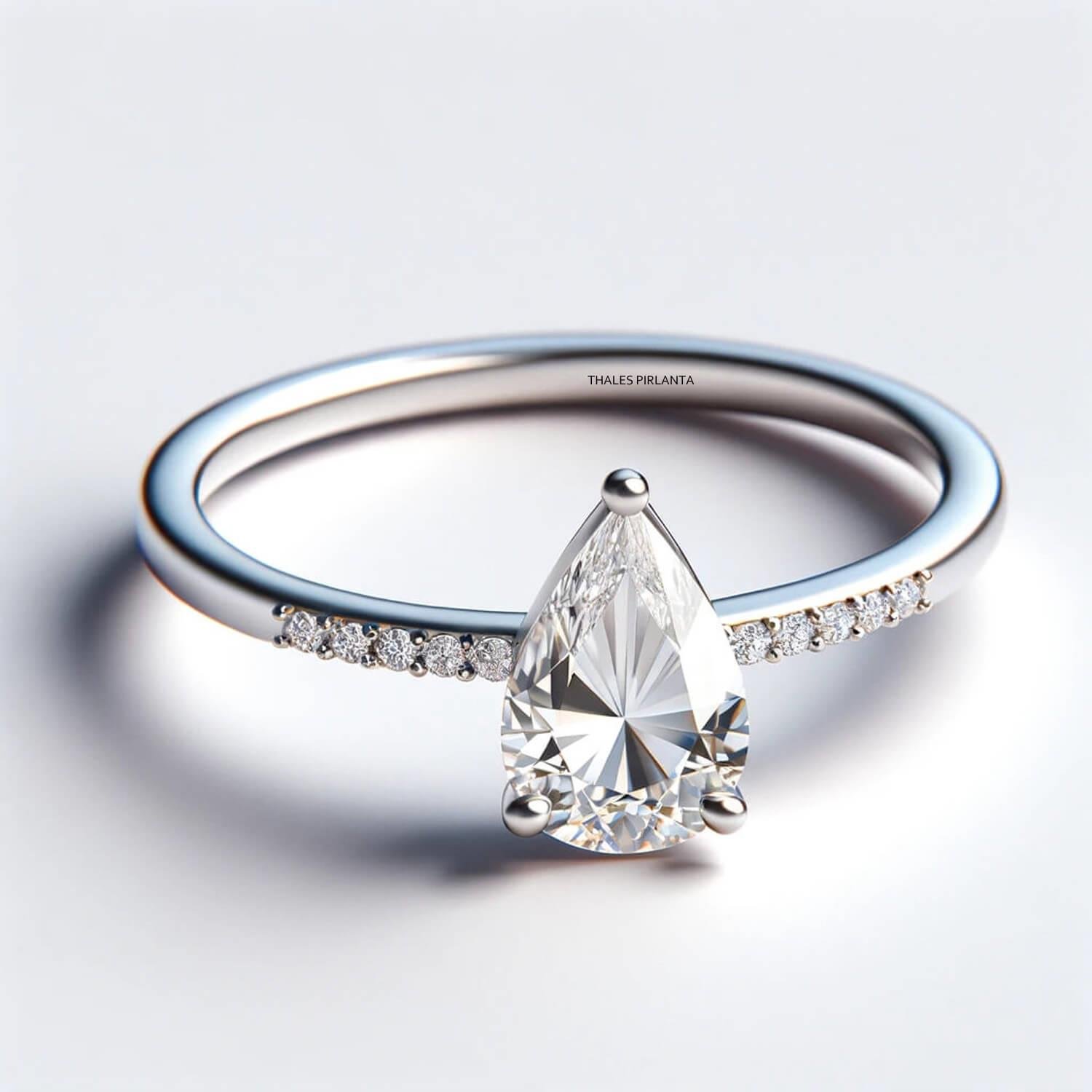 0,78 Karat Tektaş Damla Yüzük