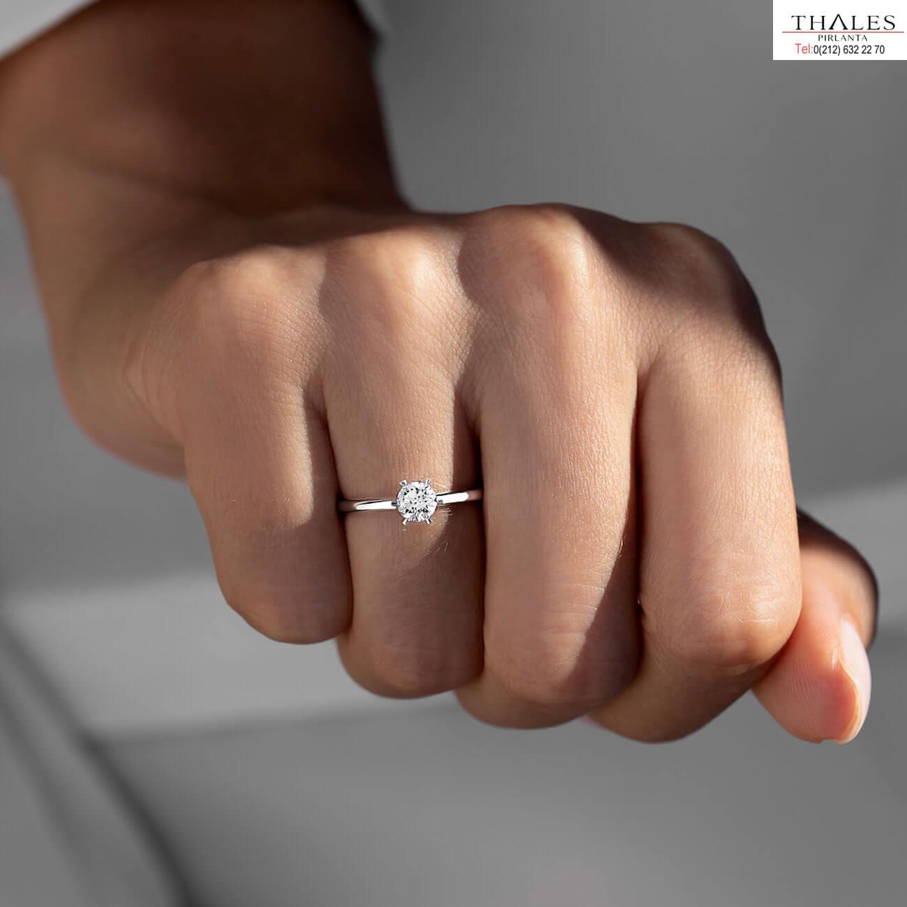 GIA Tektaş Pırlanta 6 Tırnaklı Modeli 0.50 Karat E SI2