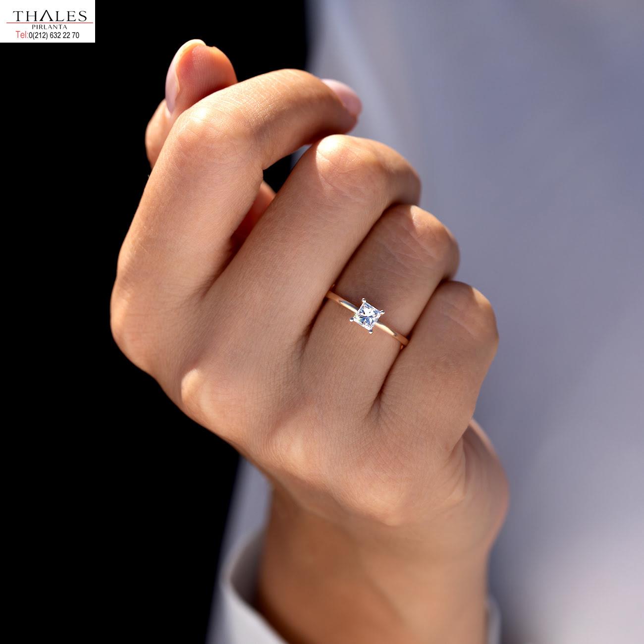 Prenses Kesim Tektaş Pırlanta Yüzük 0.50 F VS