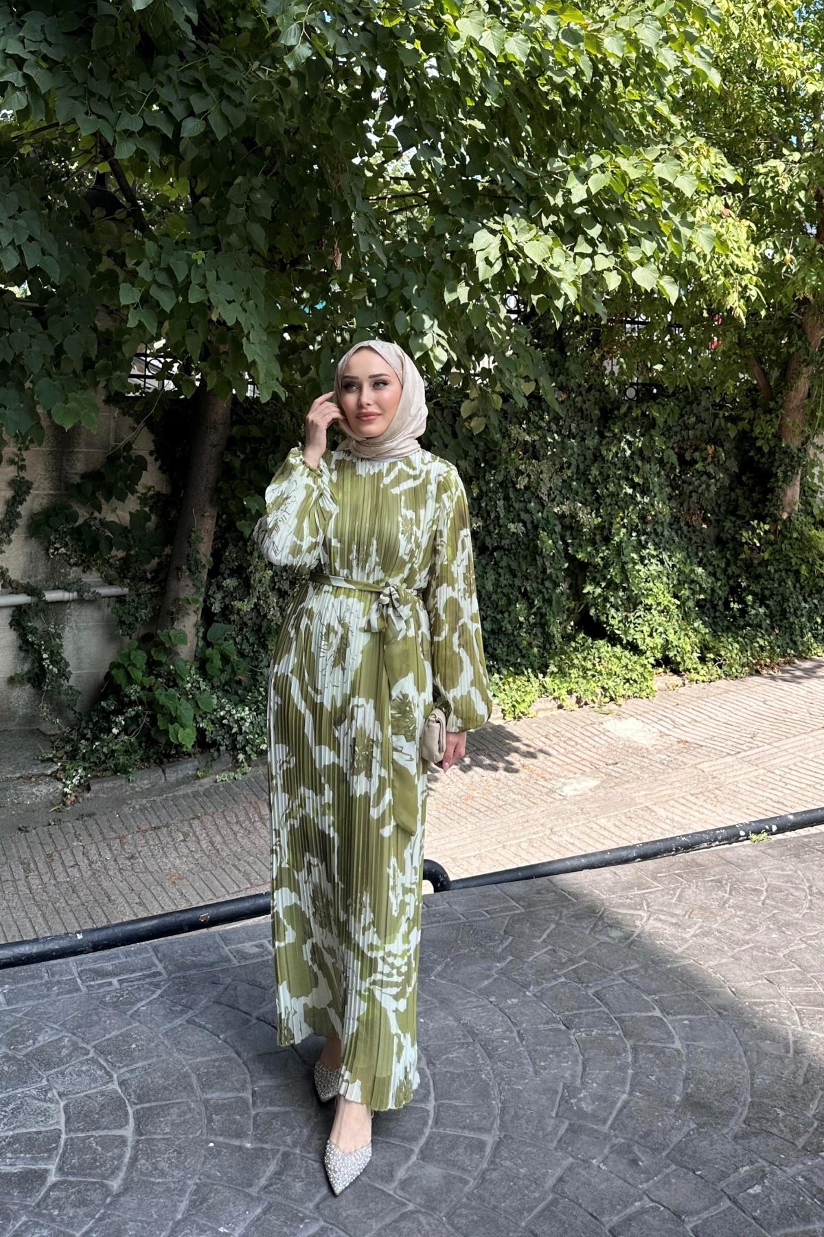 Çok Renkli Piliseli Elbise YEŞİL