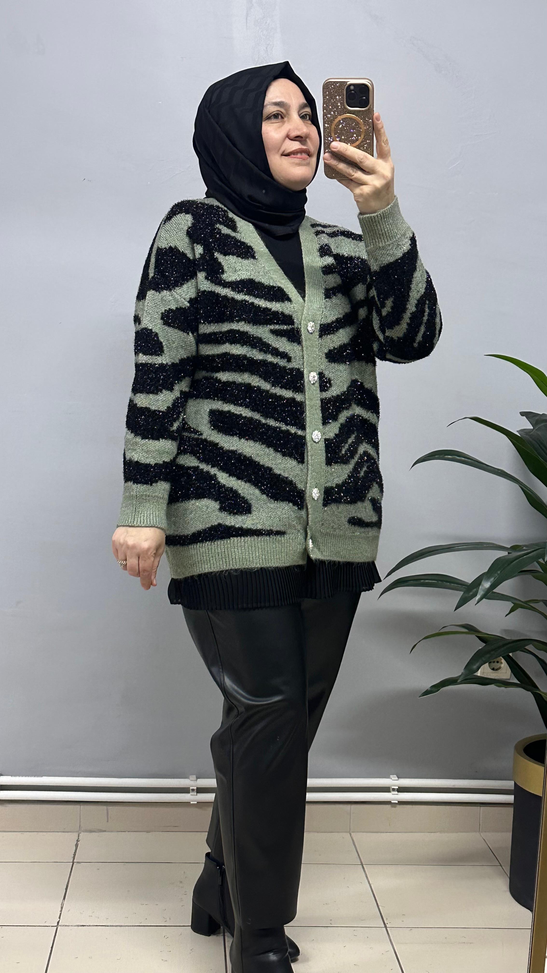 YEŞİL DESENLİ HIRKA
