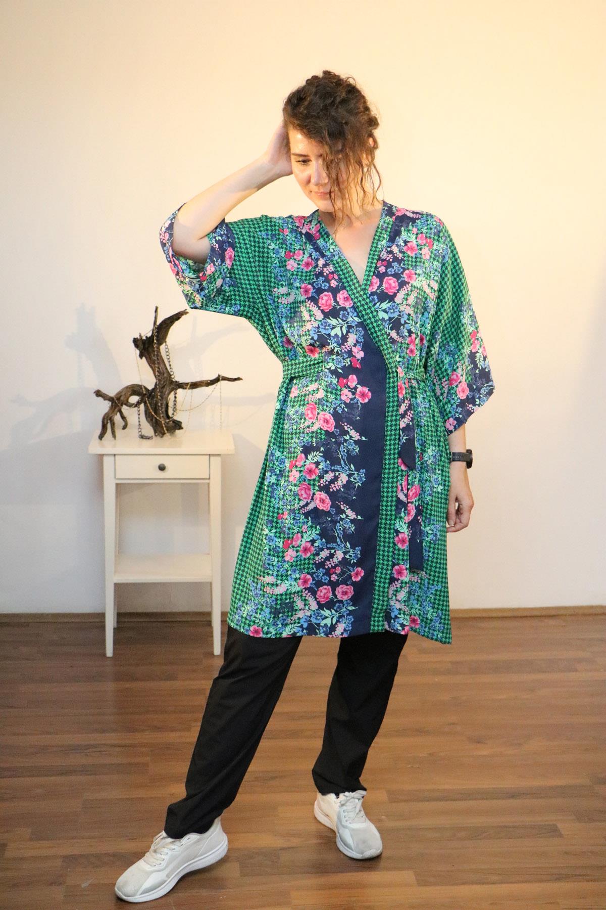 Lapiz Yeşil-Lacivert Renk, Çiçek Desenli İnce Krep Kumaş, Uzun Kimono Elbise