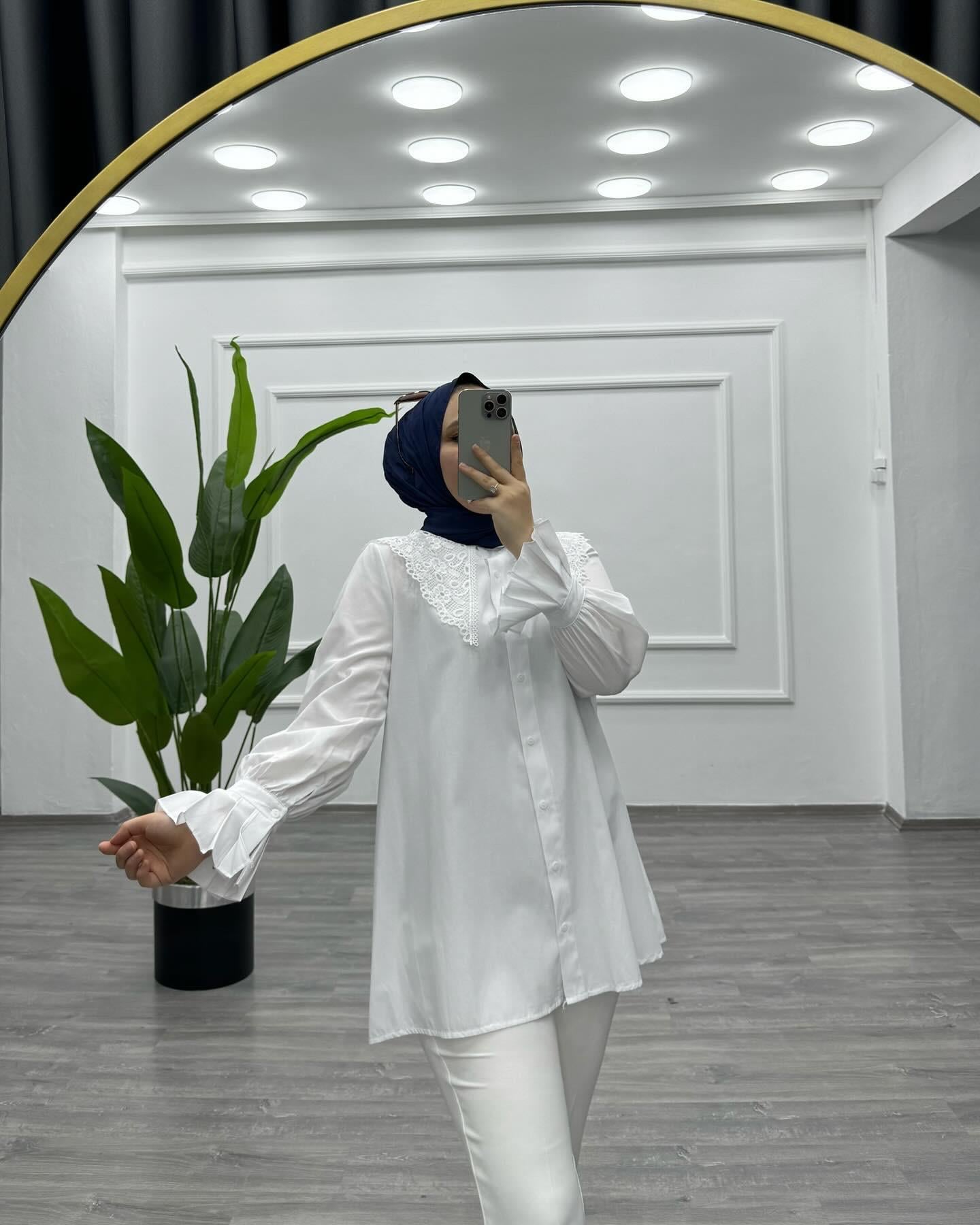 Dantel yakalı  tunik beyaz