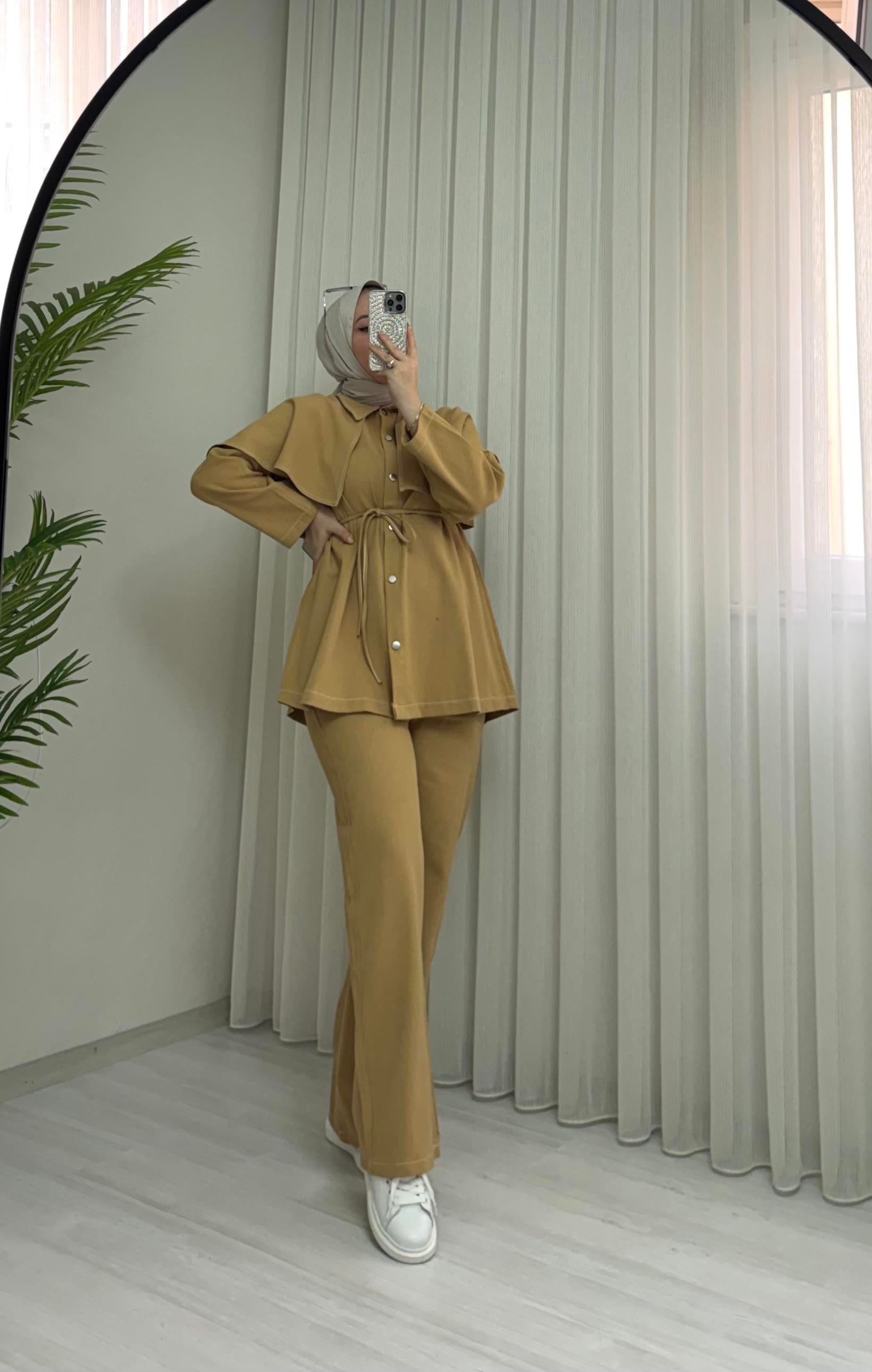 Poli Pelerin Detay Gabardin Kot Kumaş Takım Camel