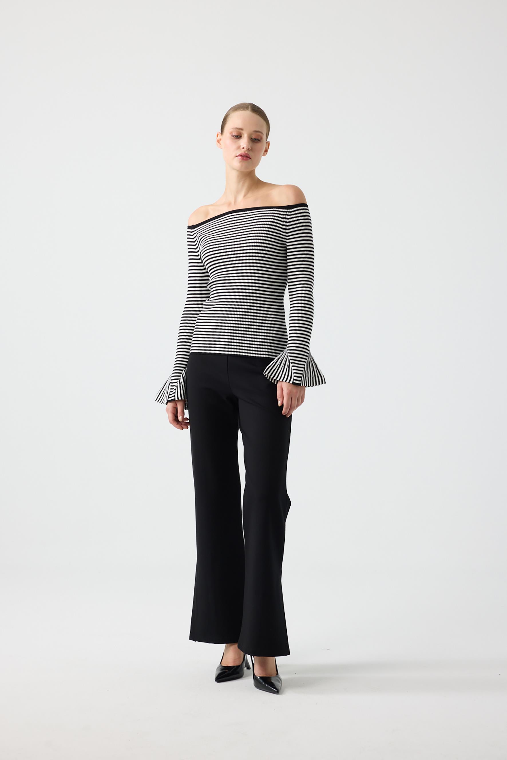 Straplez Yaka Çizgili Triko