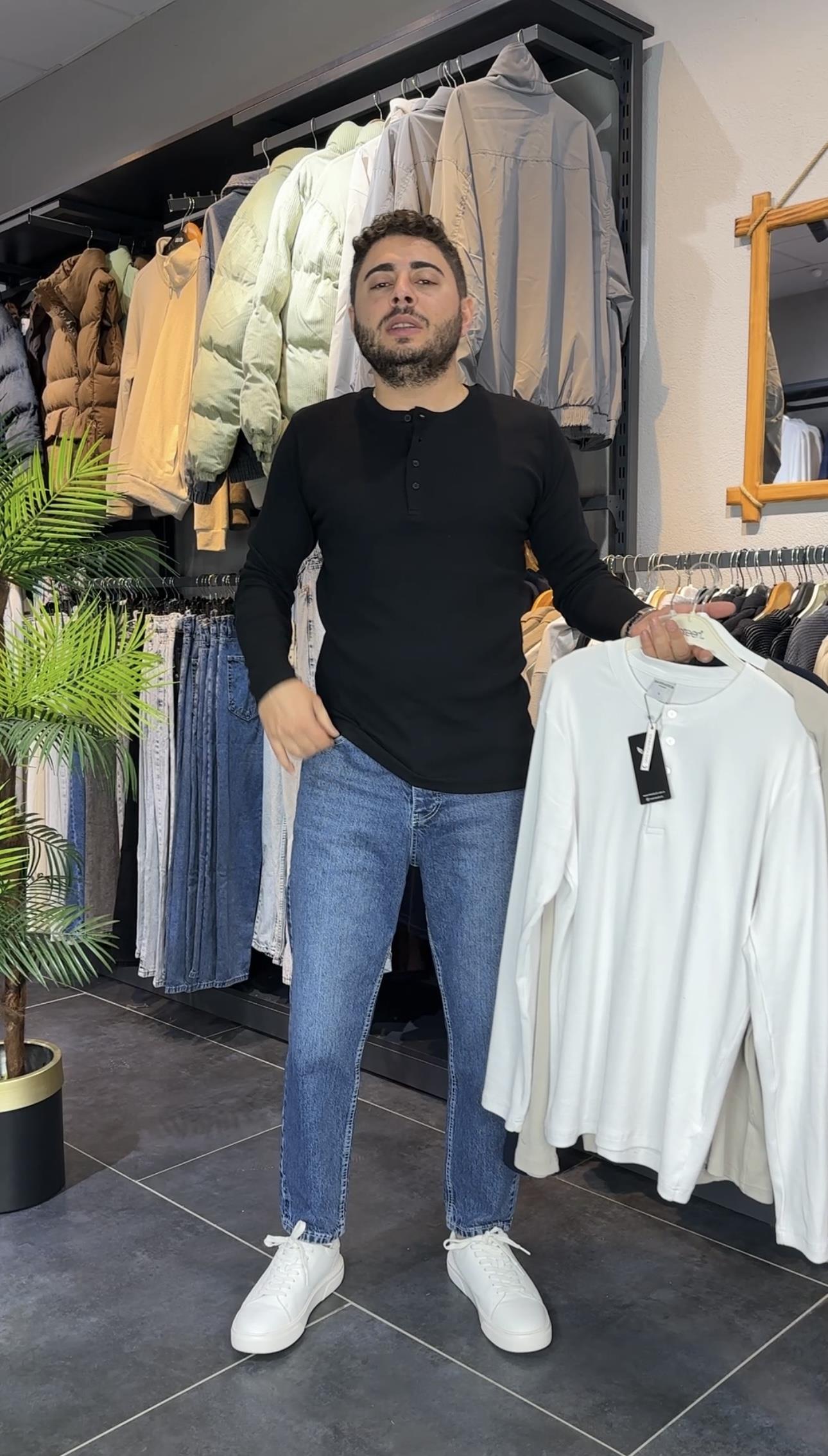 SİYAH DÜĞMELİ SWEAT