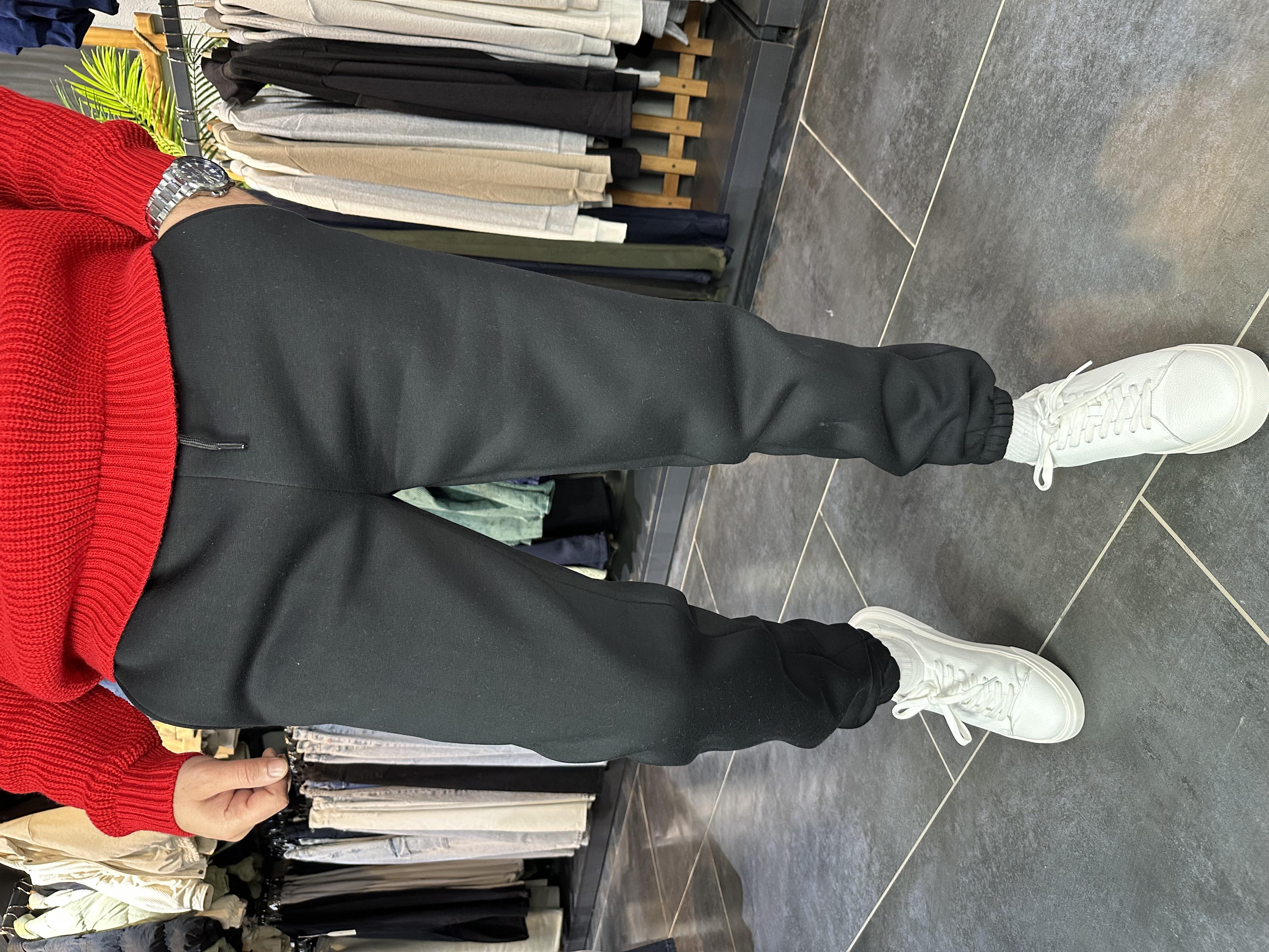 SİYAH PAÇA LASTİKLİ EŞOFMAN
