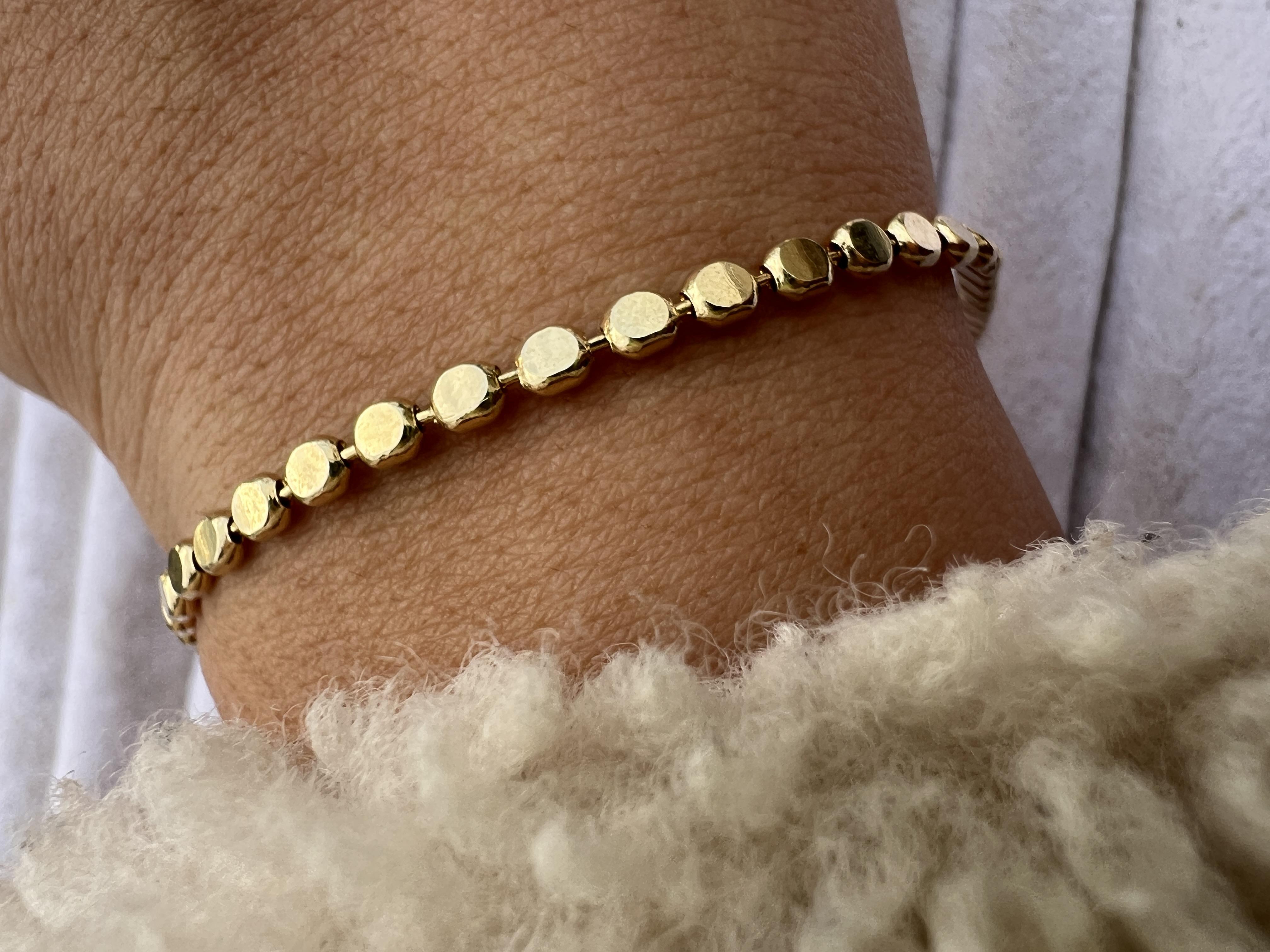 EZME SEVİLEN BİLEKLİK