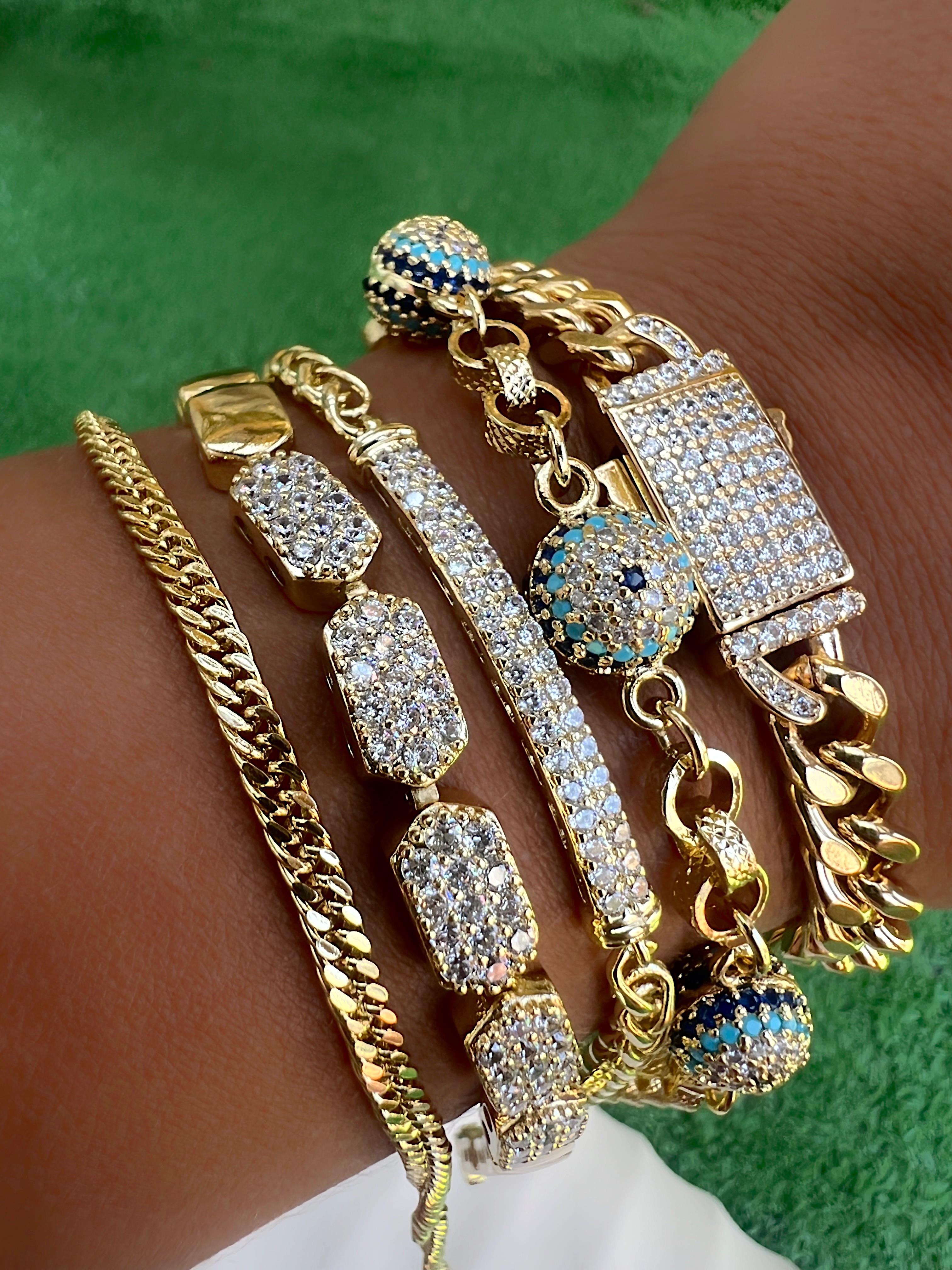 İNCECİK ALTIN MODEL TAŞLI KÜNYE