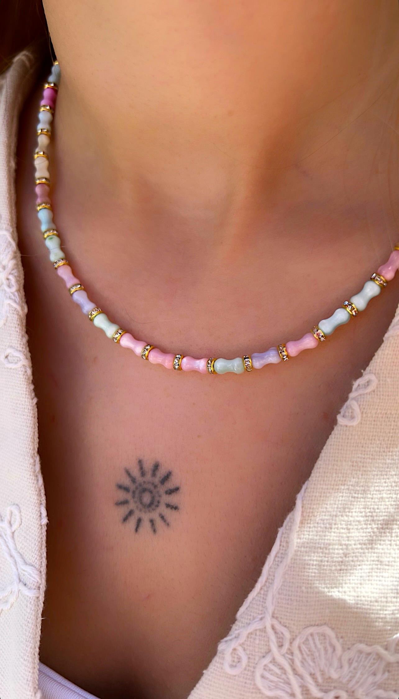 KÜBİK SOFT RENGARENK CAM DAMLA KOLYE