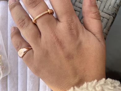 2 adet vip yüzük. 1 i ayarlamalı 1 i 8 numara