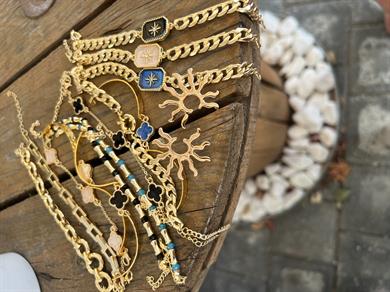 BEYAZ ÜÇ YONCA VN BİLEKLİK