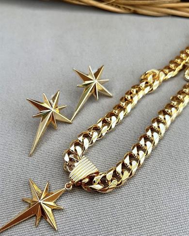 ÇAĞLA ŞİKEL KUTUP YILDIZI KOLYE