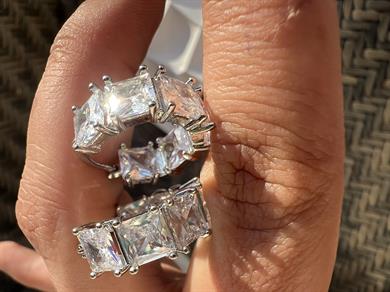 FULL TAŞLI BAGET KÜPE GÜMÜŞ