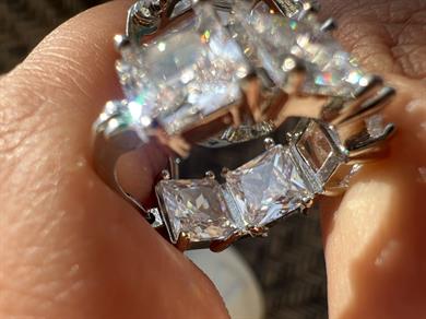 FULL TAŞLI BAGET KÜPE GÜMÜŞ