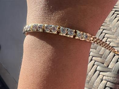 ORTASI TAŞLI MİNİMAL BİLEKLİK