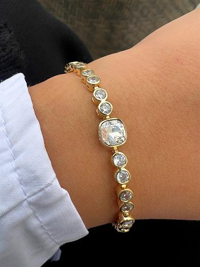 ORTASI TAŞLI SU YOLU BİLEKLİK