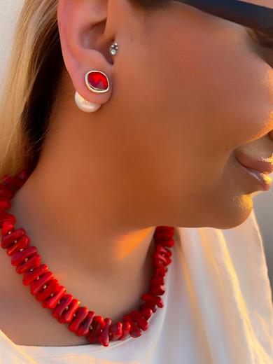 TERSTEN GELEN İNCİ TOP KÜPELER KIRMIZI