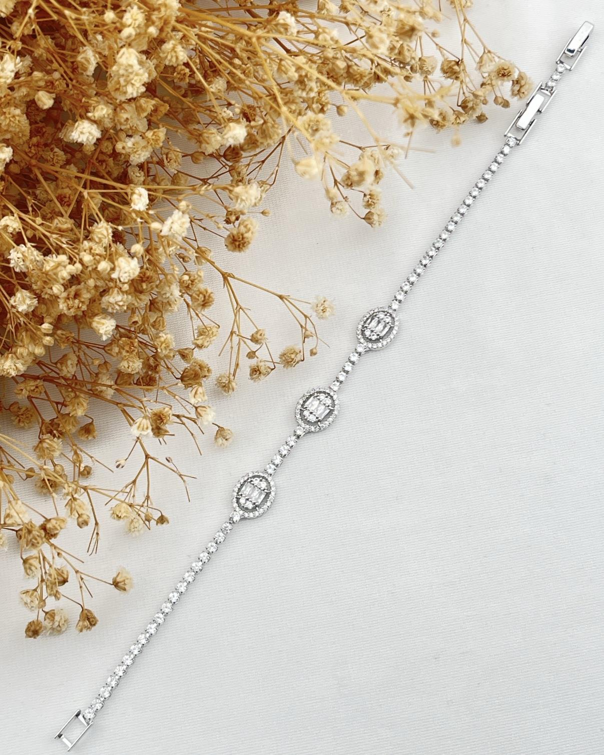 MİNİMAL VİP PIRLANTA GÖRÜNÜMLÜ BİLEKLİK