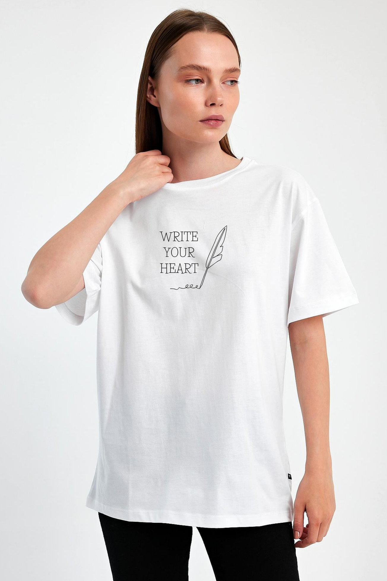 FİHA/2512-UNISEX OVERSIZE BASKILI SIFIR YAKA TSHIRT - BEYAZ