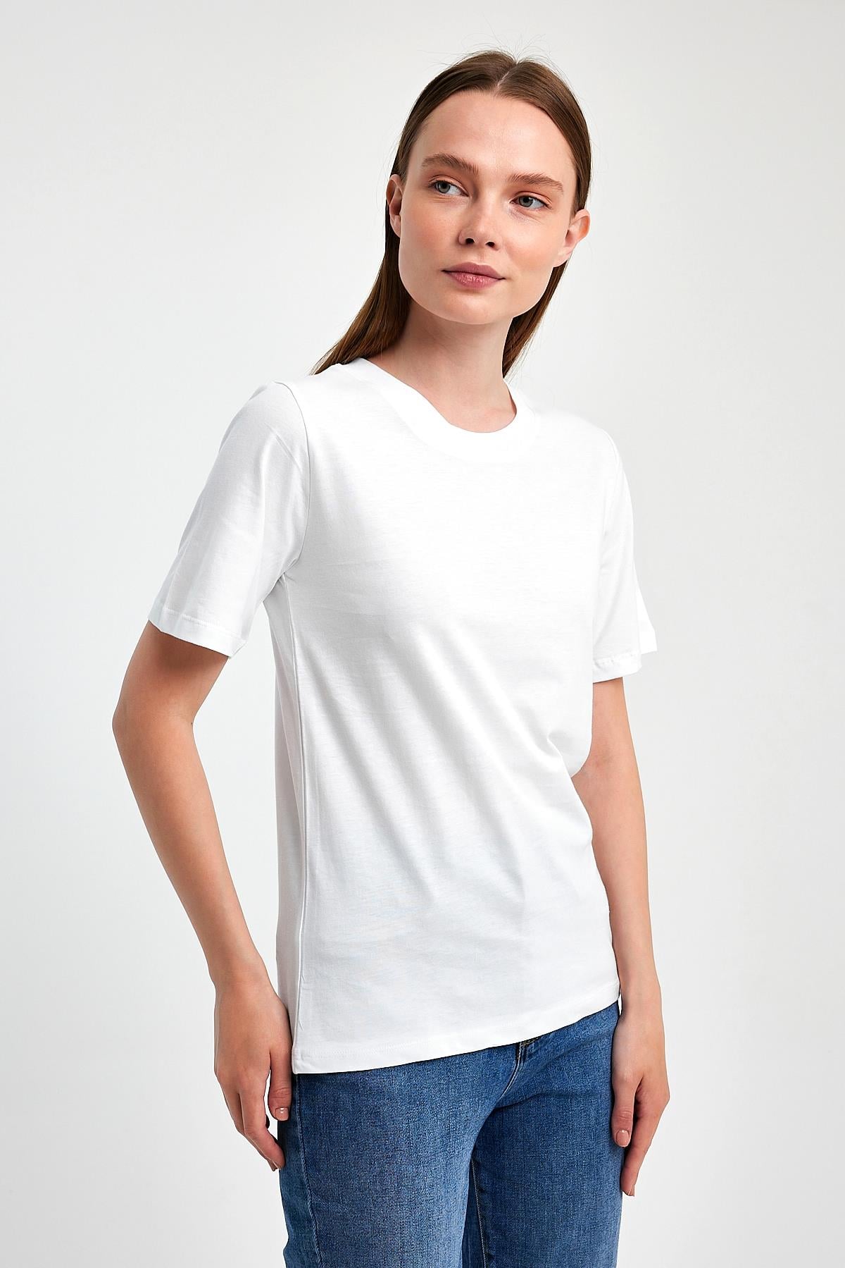 FİHA/3015-KADIN SIFIR YAKA T-SHIRT - BEYAZ