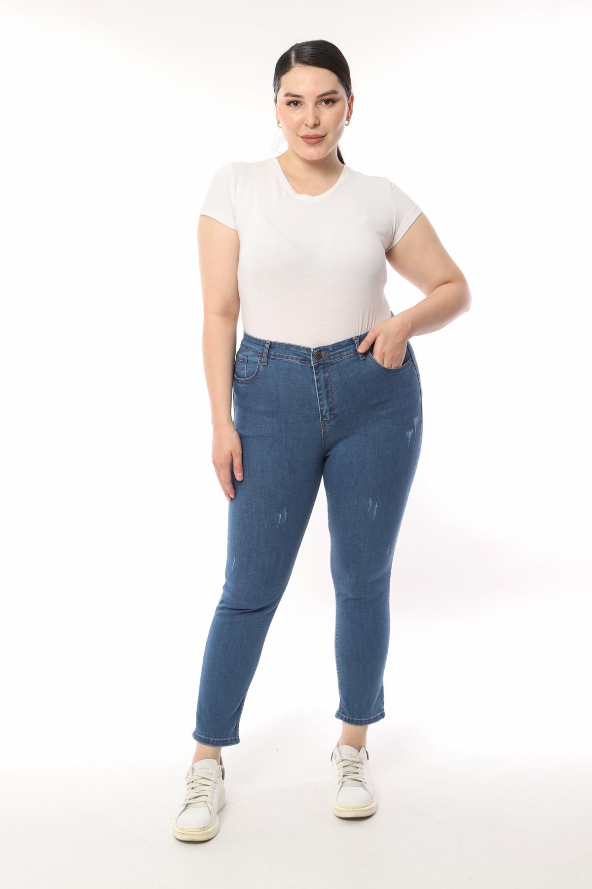 FİHA/4031-KADIN BATTAL TIRNAKLI TAŞLAMALI JEANS - MAVİ