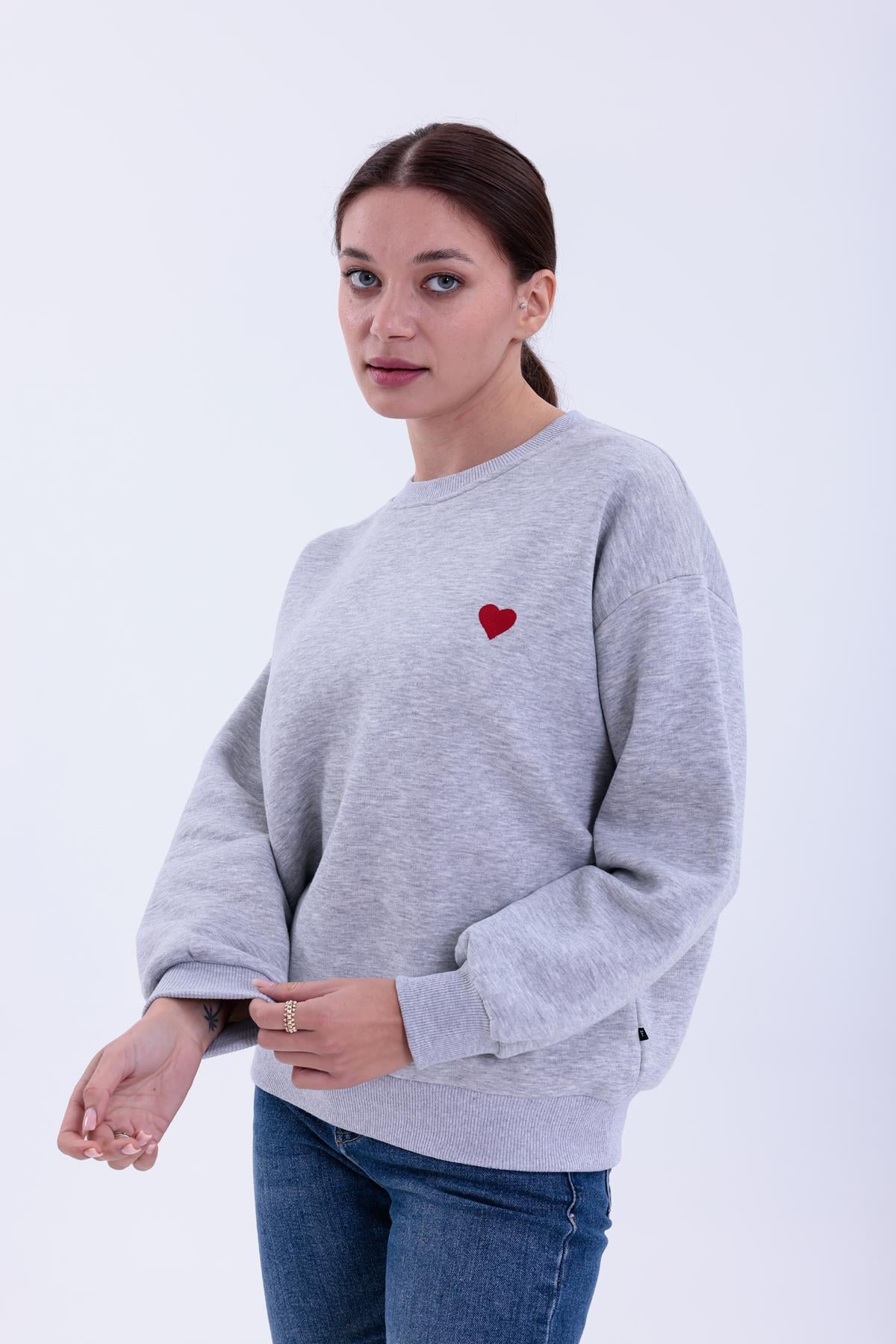FİHA/5032-KADIN 3 İPLİK ŞARDONLU SIFIR YAKA KALP NAKIŞLI SWEAT - GRİ MELANJ