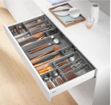 Blum Gövde Genişliği: 90cm  ; Derinlik : 45cm