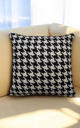 ADN HOME DECORKırlent 42*42 Siyah Beyaz Kazayağı