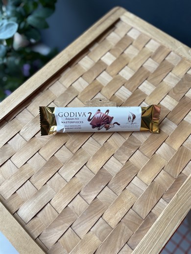 Godiva Masterpieces Milk Chocolate Hazelnut Oyster Bar (30 g)