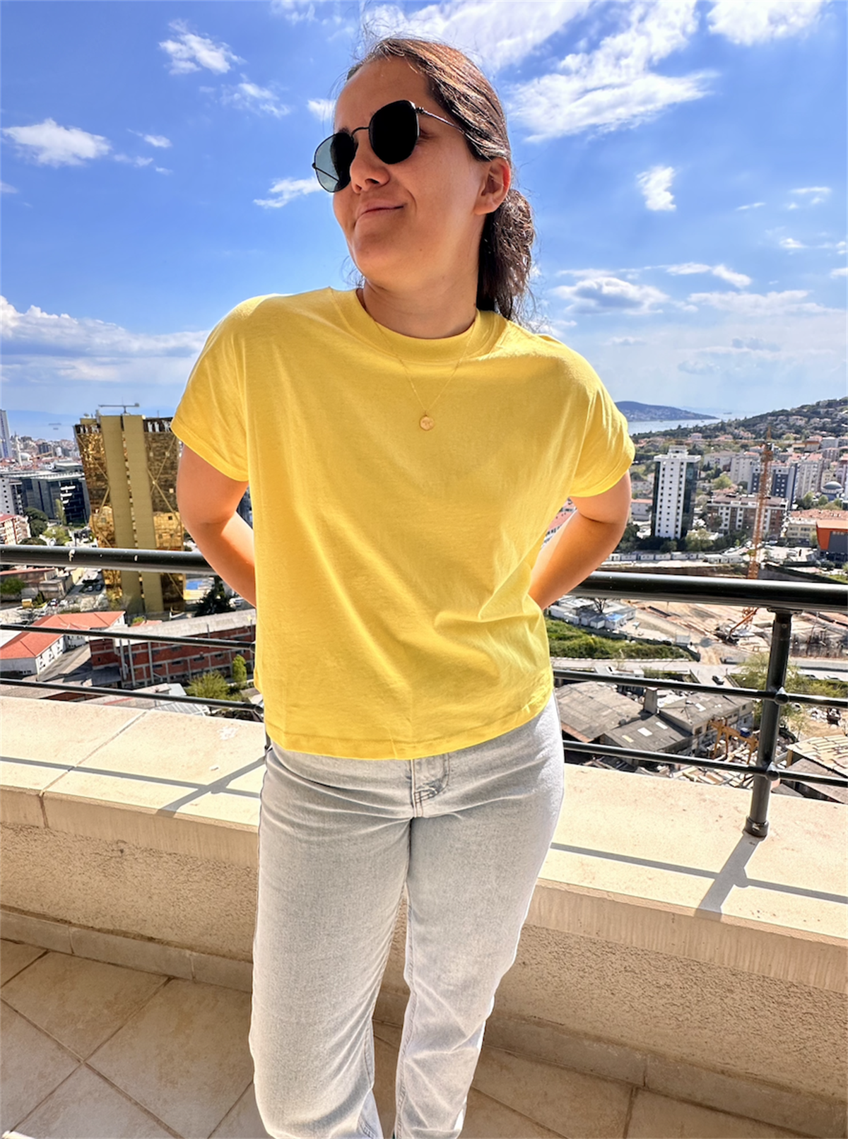 Düşük Kol Bisiklet Yaka Düz Tişört Sarı
