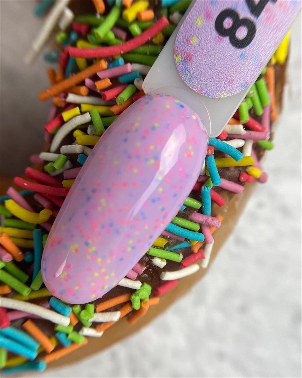 Kalıcı oje Donuts 8ml 842 Kendiliğinden desenli