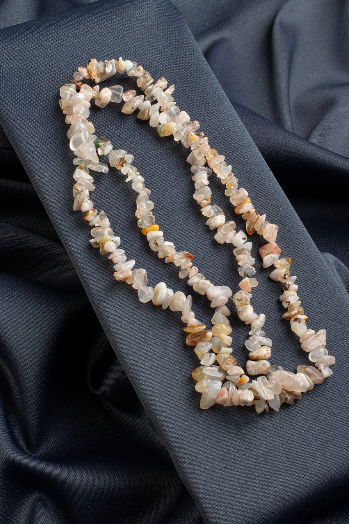 Akik Doğal Kırık Taş Orta Boy Parlak 5x8mm Dizi