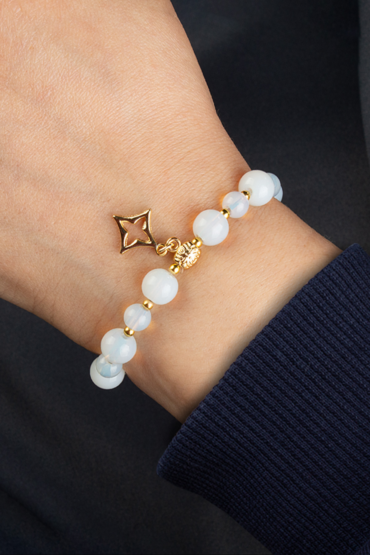 Cam Opal Küre Kesim Kutup Yıldızı Sallantılı 6 - 8mm Bileklik