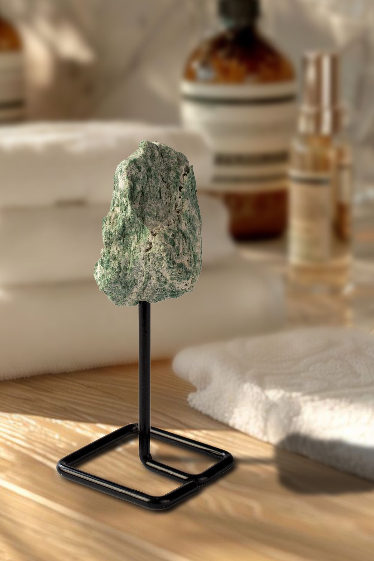 Fuksit Taşı Ham Kütle Standlı Dekoratif Doğal Taş